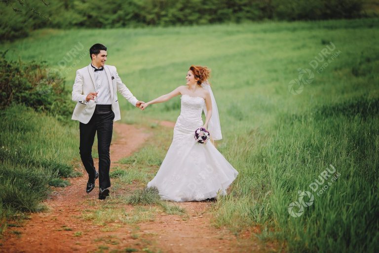 Miray & Mustafa   Konya Beyşehir Çiçek Tarlalarında ve Göde Düğün Fotoğrafları 11