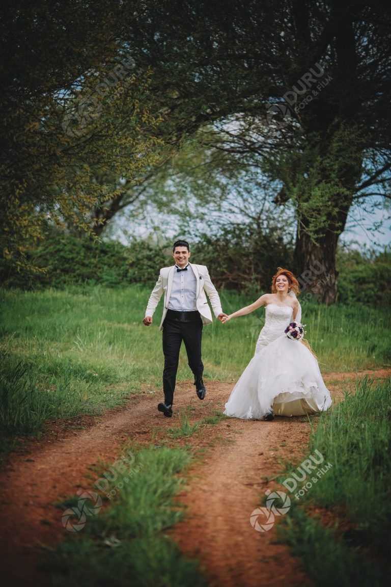 Miray & Mustafa   Konya Beyşehir Çiçek Tarlalarında ve Göde Düğün Fotoğrafları 12